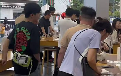 Một hiện tượng phổ biến sau kỳ tuyển sinh đại học đang khiến nhiều phụ huynh phiền lòng: Cha mẹ tỉnh táo lên, đừng rơi vào "bẫy" này nữa!