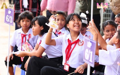 Ngày đặc biệt của hơn 1.000 học sinh Trường Phổ thông nội trú Tiểu học và Trung học cơ sở Tây Giang