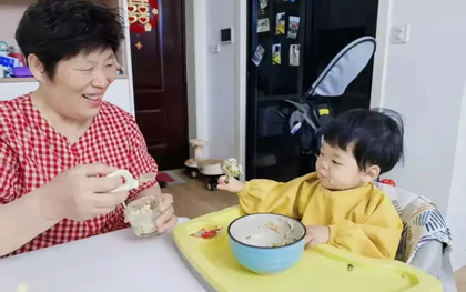Trẻ không ăn kẹo nhưng vẫn bị sâu răng thì mẹ nên cẩn thận với 4 thói quen