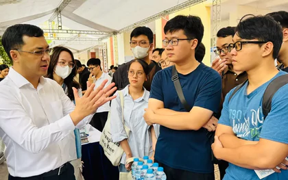 Cơm, áo không đùa với sinh viên ngành y