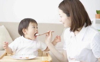 10 loại thực phẩm trẻ dưới 3 tuổi tuyệt đối không được đụng tới! Nhiều cha mẹ vẫn cho con ăn hằng ngày