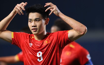 Trang chủ FIFA khen ngợi Đình Bắc