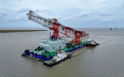 Phát hiện tàu Trung Quốc dài hơn 130 mét, rộng gần 41 mét di chuyển 45 ngày trên biển, chuẩn bị thực hiện nhiệm vụ hơn 3 tỷ USD, lớn nhất khu vực