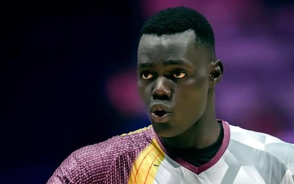 VĐV bóng chuyền 13 tuổi cao tới 2,1 m gây sốt ở ASIAD 2026