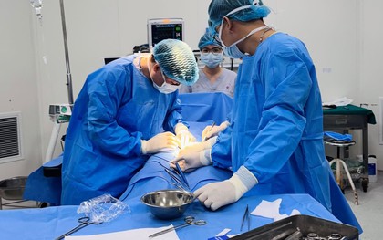 Viên sỏi hơn 1cm biến quả thận thành túi mủ gần 3 lít