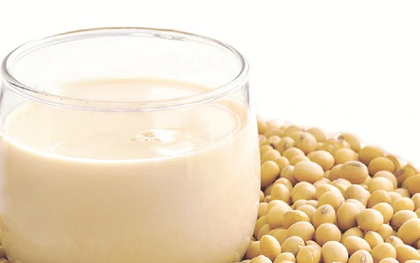 Uống 2,5 lít sữa đậu nành mỗi ngày, người đàn ông 30 tuổi "ngã ngửa" khi đi khám