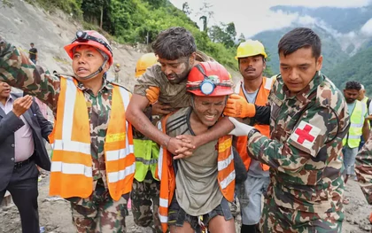 Việt Nam viện trợ khẩn cấp 300.000 USD giúp Nepal khắc phục hậu quả thiên tai