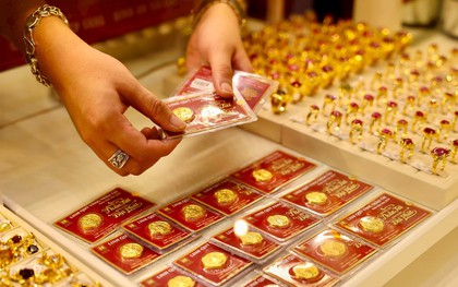 Tối 4/9, giá vàng lao dốc mạnh sau khi số liệu quan trọng tại Mỹ được công bố
