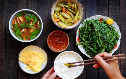 Điều gì xảy ra khi ăn rau trước cơm thường xuyên?