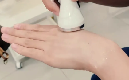 “Tiền mất, tật mang” sau khi trải nghiệm dịch vụ làm trắng da
