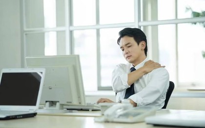 Hai thay đổi nhỏ giúp dân văn phòng thoát nỗi lo bệnh cột sống