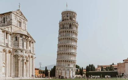 Vì sao tháp nghiêng Pisa không bị đổ?