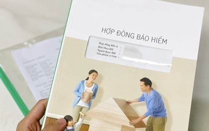 Một "ông lớn" bảo hiểm nhân thọ chính thức ngừng thu phí bằng tiền mặt, khách hàng bắt buộc chuyển khoản