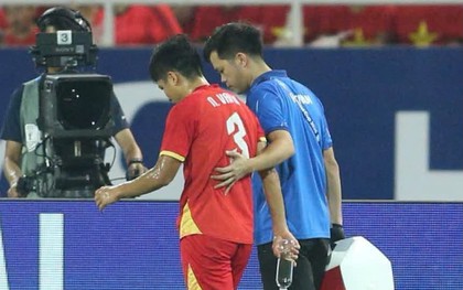 Văn Vĩ dính chấn thương gì mà lỡ hẹn FIFA ASEAN Cup?