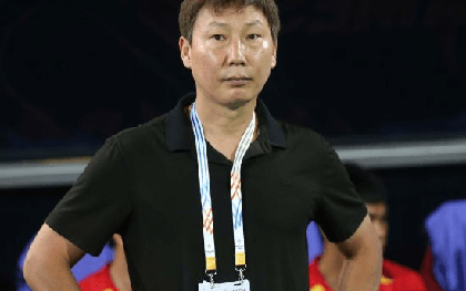 Mức lương hiện tại của HLV Kim Sang-sik