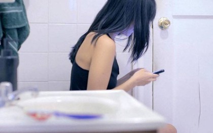 Cảnh báo tất cả những ai cầm điện thoại đi vệ sinh