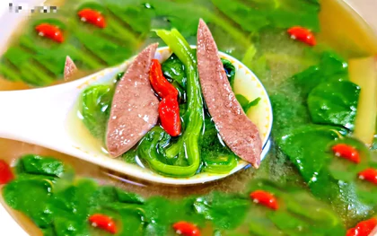 Rẻ hơn thịt bò nhưng hơn hẳn về lượng sắt, mọc um tùm bất chấp thời tiết: Bạn có biết đó là rau gì?
