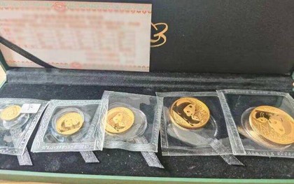 Bán vàng được 471 triệu đồng, nghiên cứu sinh vừa nhận tiền thì tất cả tài khoản ngân hàng bị đóng băng