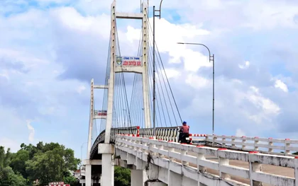Học sinh phải đóng phí khi qua cầu treo: Chính quyền nói gì?