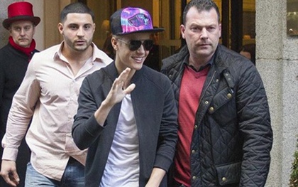 Justin Bieber bị tống cổ khỏi khách sạn vì hành vi kém