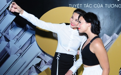 Thanh Hằng nhí nhảnh chụp ảnh selfie cùng Demi Lovato