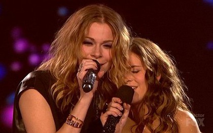 Nữ ca sỹ Đồng quê bị gia đình thí sinh "X Factor US" buộc tội