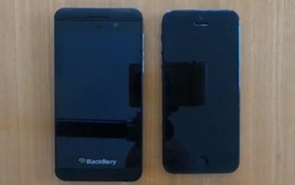 BlackBerry Z10 và iPhone 5: "Cũng giống nhau đấy chứ"