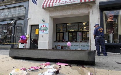 Mỹ: Bị cổng an ninh đè, bé gái 3 tuổi chết thương tâm bên ngoài cửa hàng kem