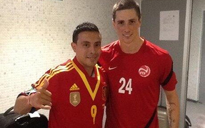 Thú vị: Cầu thủ Tahiti từng là... hướng dẫn viên du lịch cho Torres