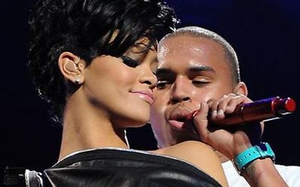 Rihanna và Chris Brown có thể sẽ biểu diễn chung 