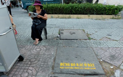 Chuyện thú vị về dòng khẩu hiệu trên nắp cống thoát nước ở Sài Gòn