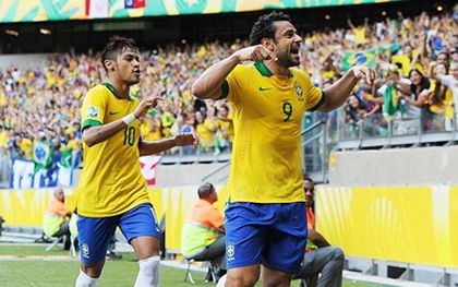 Brazil 2-1 Uruguay: Chiến thắng muộn màng