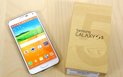 Samsung Galaxy S5 bất ngờ được chọn là smartphone tốt nhất năm
