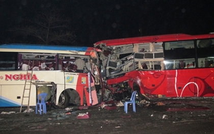 11 người chết, 50 người bị thương ở Khánh Hòa do xe lấn tuyến