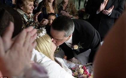 Đám cưới đẫm nước mắt của 1 cô dâu mắc bệnh ung thư giai đoạn cuối