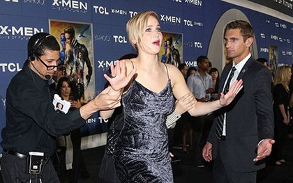 Jennifer Lawrence - Nữ hoàng vồ ếch trên thảm đỏ Hollywood