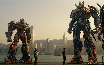 Dàn Autobot (Transformers: Age of Extinction) khoe dáng lừng lững bên sông