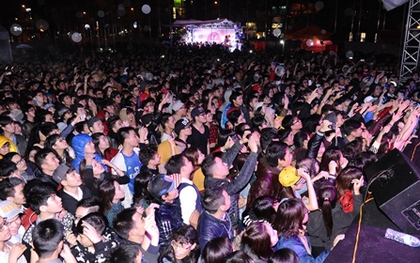 3.000 teen "quẩy hết mình" trong đêm nhạc Underground lớn nhất Hà Nội