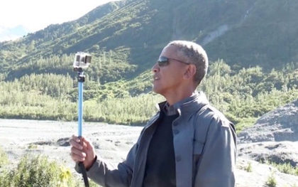 Tổng thống Obama tạo "bão" Instagram với gậy tự sướng