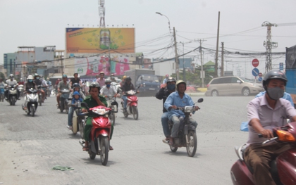 Thi công đường nối vào sân bay Tân Sơn Nhất, người dân kêu trời vì bụi