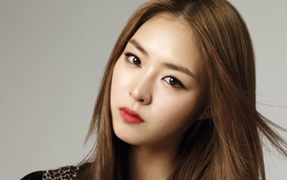 Nữ diễn viên chuyên "hứng đá" của mọt phim Hàn