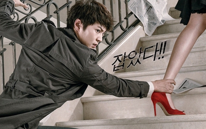 Joo Won vội vã tóm chặt cổ chân "người đẹp ngàn cân"