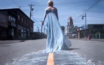 Elsa phiên bản người thật đóng băng thị trấn "Ngày Xửa Ngày Xưa"