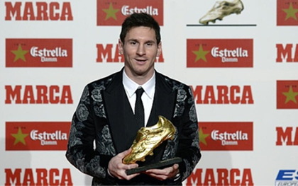 Messi diện trang phục xấu tệ hại lên nhận giải "Chiếc giày vàng"