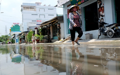 Con đường "đau khổ" ở nội đô Sài Gòn, trời nắng cả tuần vẫn ngập nước