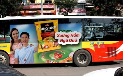 Hà Nội cấm quảng cáo dán tràn kính xe bus