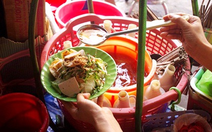 Ngon, rẻ với hàng bánh ướt lâu năm nhất Sài Gòn
