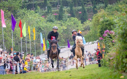 Vó ngựa trên mây lần thứ 5 thổi bùng không khí lễ hội Tây Bắc tại Sun World Fansipan Legend