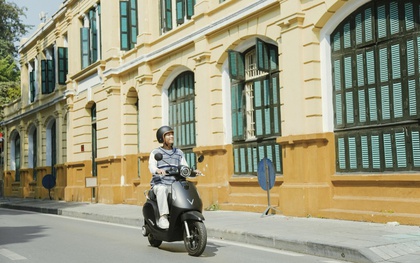 Cùng VinFast Evo200 vi vu phố thu Hà Nội