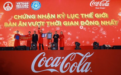 Coca-Cola Việt Nam xác lập kỷ lục thế giới trong chiến dịch Tết 2023, tôn vinh khoảnh khắc diệu kỳ gắn kết gia đình